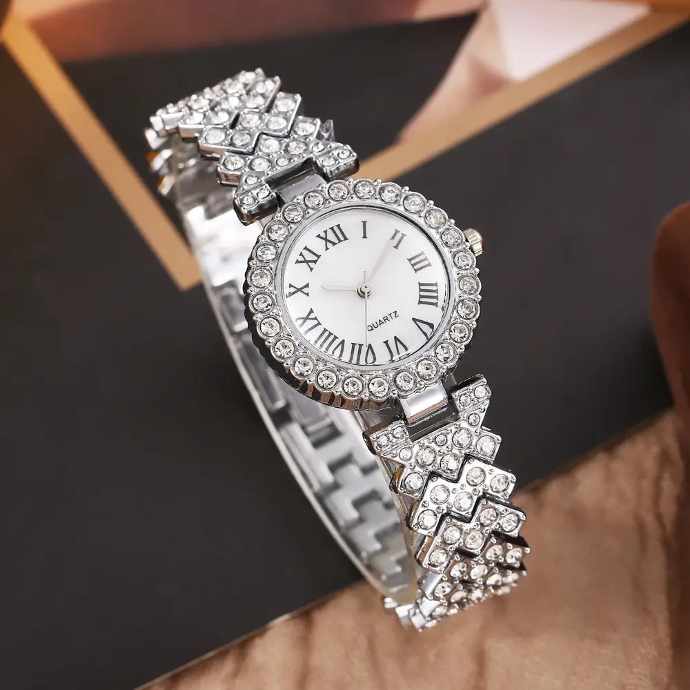 Trendy European and American Ins Cross-Border Popular Women's Watch with Rhinestone Accessories, Hot-Selling Colorful Diamond Quartz Watch for Women, Exquisite Set