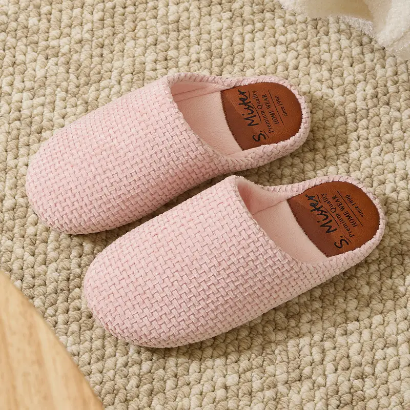 Cotton Slippers for Men in Winter 2025 New Indoor Home Warm Fleece-Lined Anti-Slip Anti-Odor Thick-Soled Classy Cotton Shoes for Women - Image 2