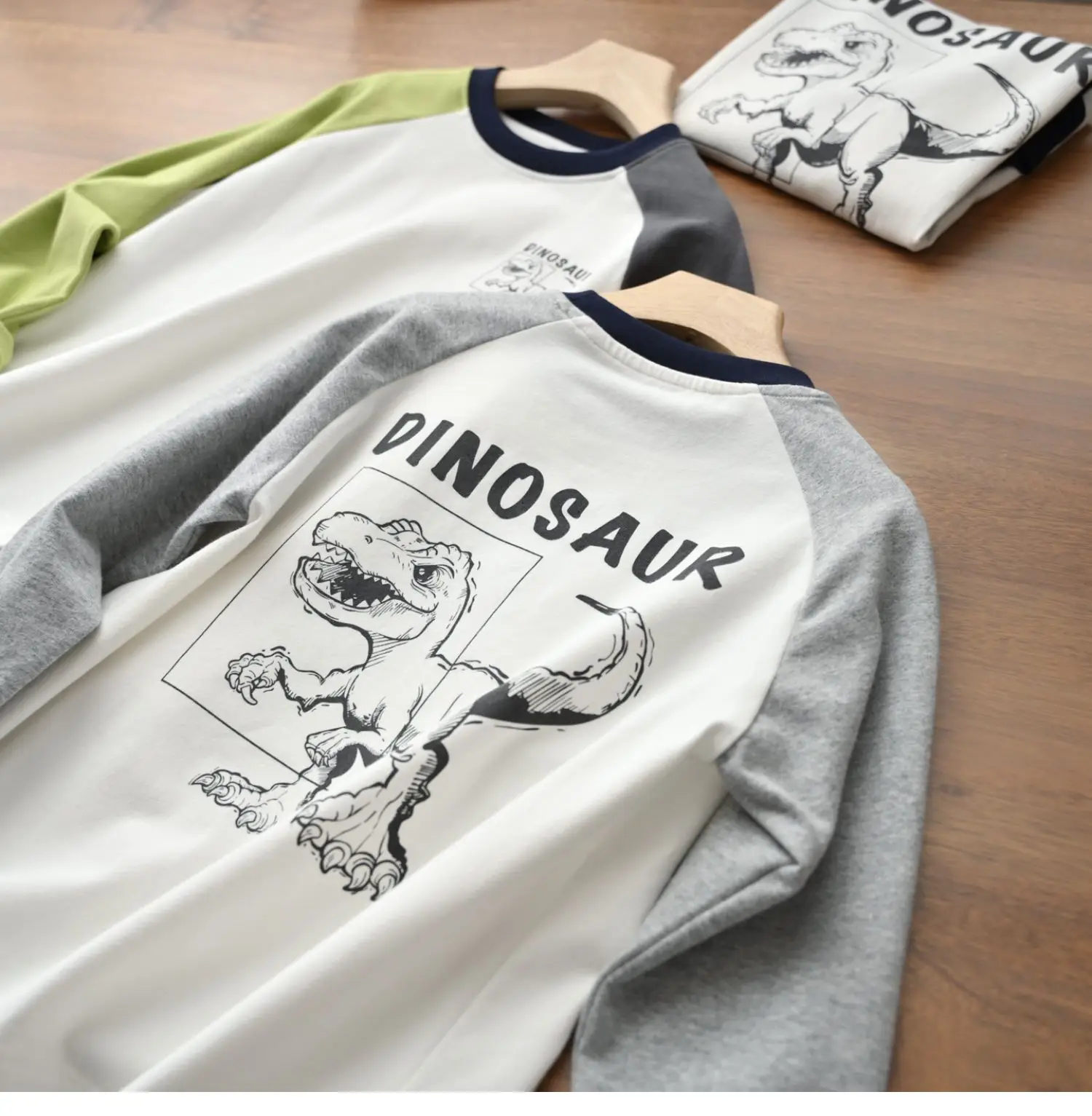 Children's Cartoon Dinosaur Raglan Sleeve T-Shirt White Black Green — feature 31