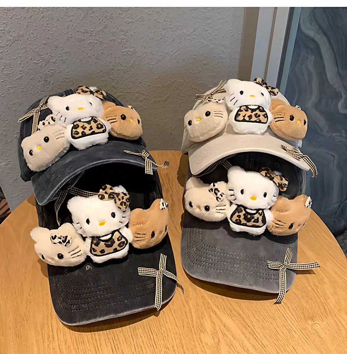Hello Kitty Cartoon Cap for Women with Cute Accessories — feature 2
