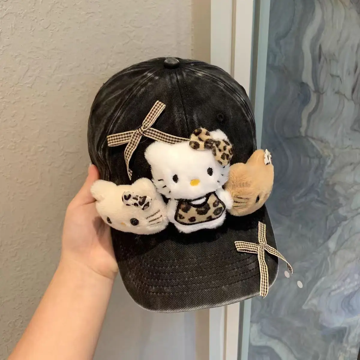 Hello Kitty Cartoon Cap for Women with Cute Accessories — feature 9