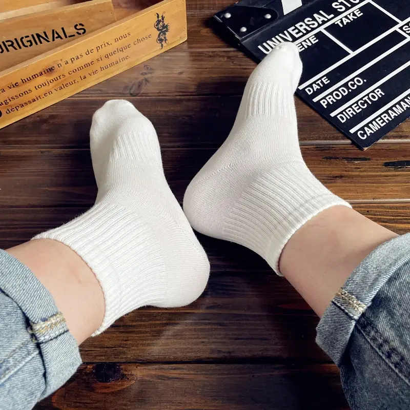 Xinjiang Cotton Socks for Men and Women, Sports Socks, Combed Pure Cotton, Black and White Solid Color, Autumn and Winter, All-Season, Student Couple Anti-Odor Short Socks