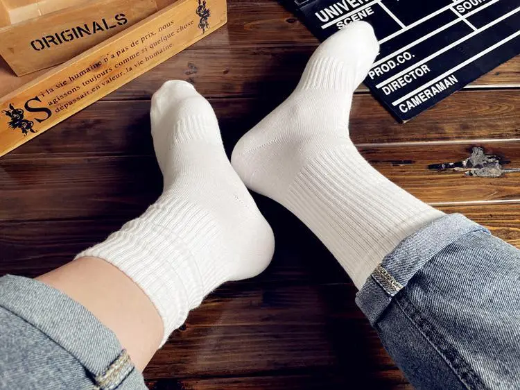 Xinjiang Cotton Socks for Men and Women, Sports Socks, Combed Pure Cotton, Black and White Solid Color, Autumn and Winter, All-Season, Student Couple Anti-Odor Short Socks — feature 12