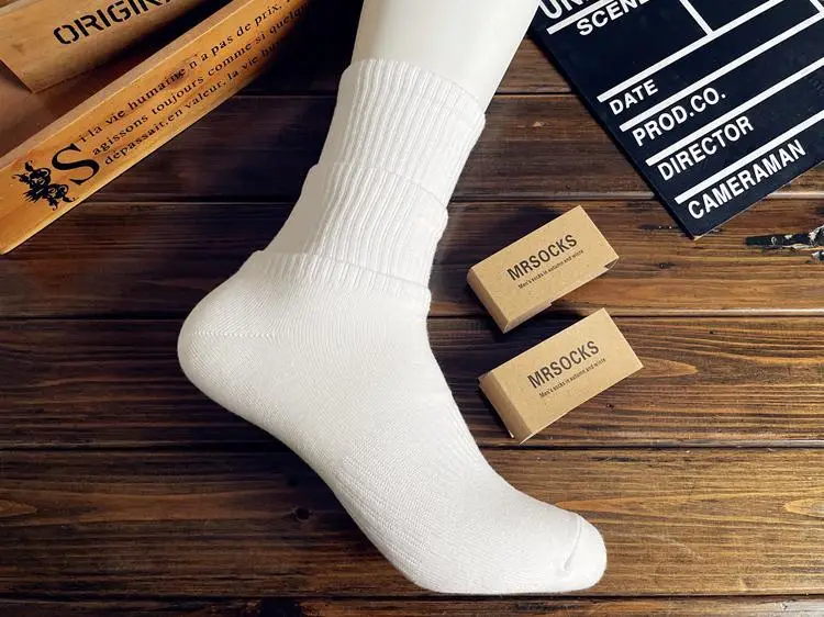 Xinjiang Cotton Socks for Men and Women, Sports Socks, Combed Pure Cotton, Black and White Solid Color, Autumn and Winter, All-Season, Student Couple Anti-Odor Short Socks — feature 4