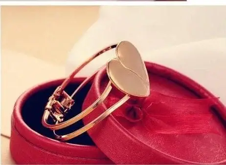 Gold Heart-Shaped Double Heart Bracelet for Women — feature 10