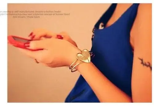 Gold Heart-Shaped Double Heart Bracelet for Women — feature 12