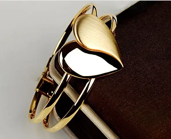Gold Heart-Shaped Double Heart Bracelet for Women — feature 14