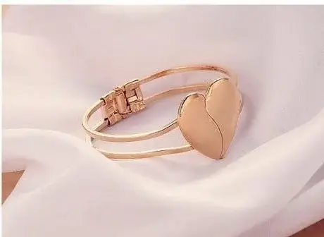 Gold Heart-Shaped Double Heart Bracelet for Women — feature 9
