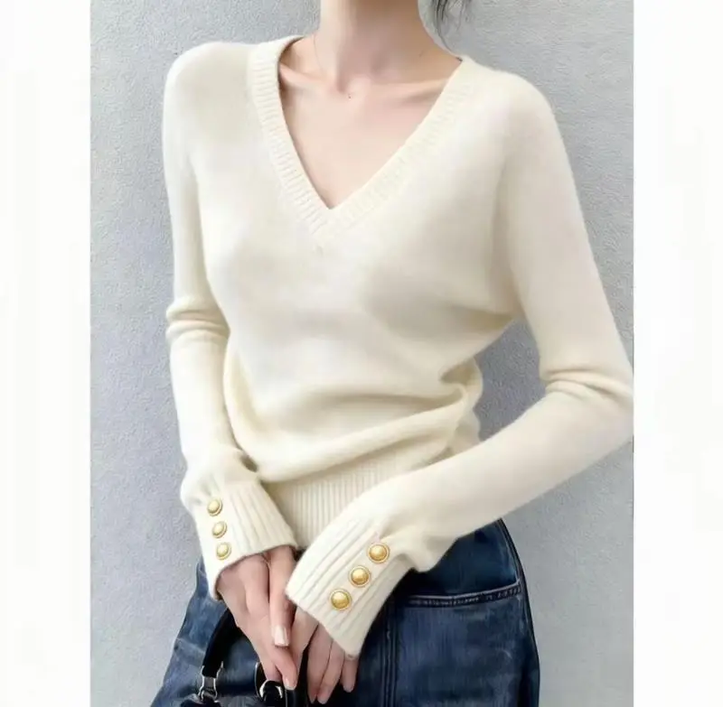 2026 Autumn/Winter Hong Kong Style Soft Knit Sweater Versatile V-Neck Slimming Women's Long Sleeve Sweater Cross-Border Wholesale — feature 5