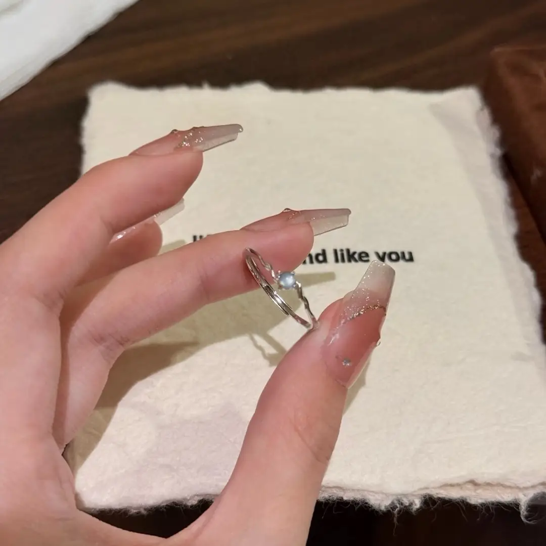 Versatile and Cool-Looking Ultra-Thin Blue Aquamarine Ring for Women, Exquisite and High-End Ring with Niche and Unique Design for the Index Finger