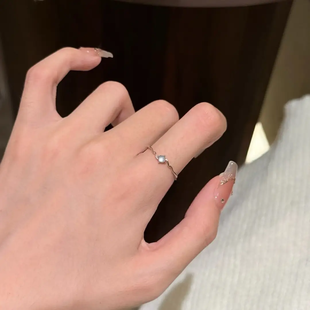 Versatile and Cool-Looking Ultra-Thin Blue Aquamarine Ring for Women, Exquisite and High-End Ring with Niche and Unique Design for the Index Finger