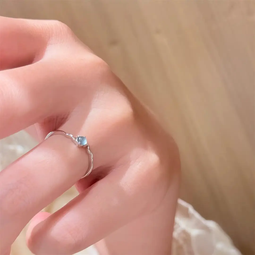 Versatile and Cool-Looking Ultra-Thin Blue Aquamarine Ring for Women, Exquisite and High-End Ring with Niche and Unique Design for the Index Finger — feature 5
