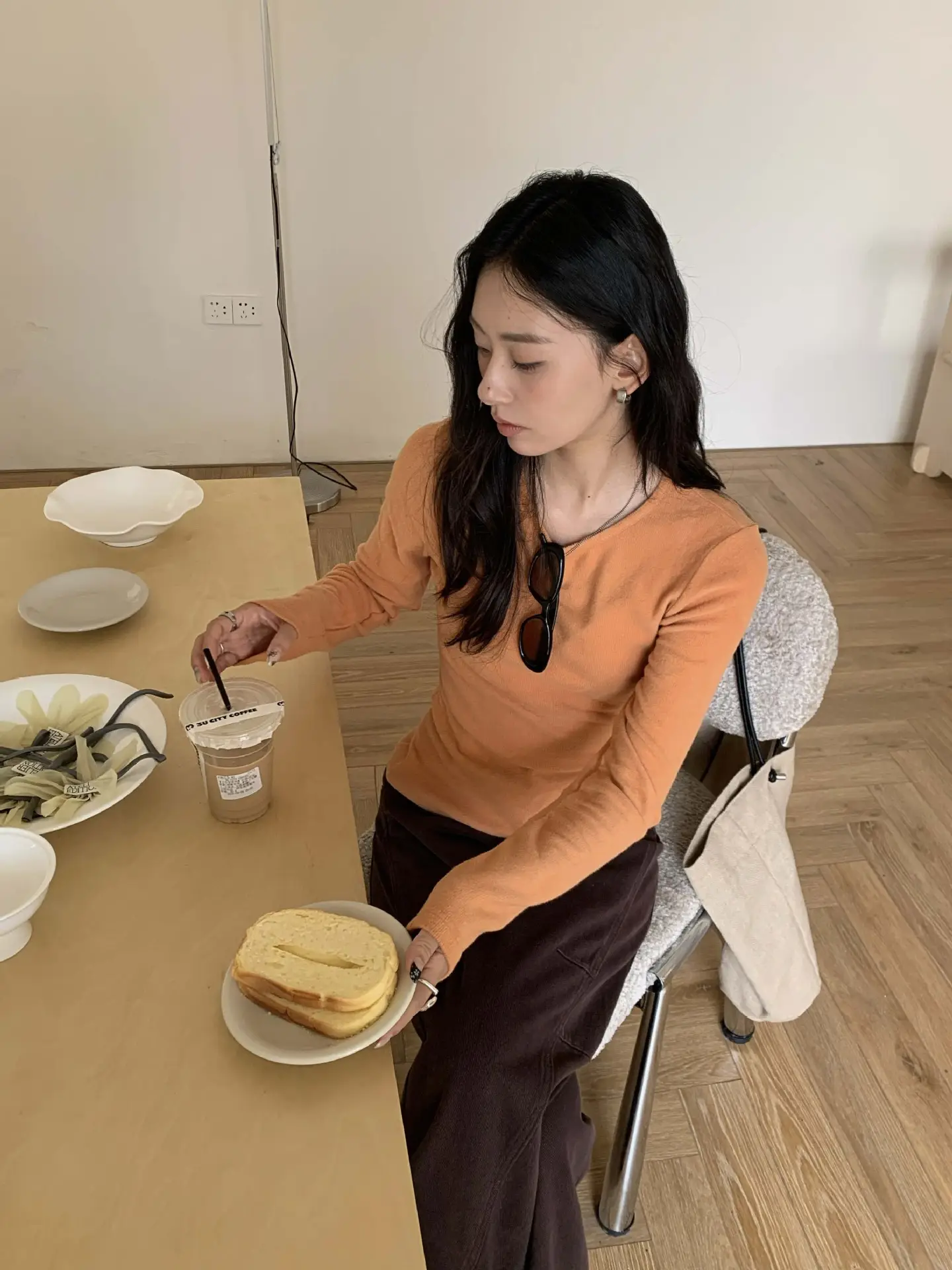 Huang Zheng Basic Embroidered Brushed T-Shirt for Women, Winter Korean Style, Elastic Slim Fit, Slimming Inner Layer Base Shirt 530867