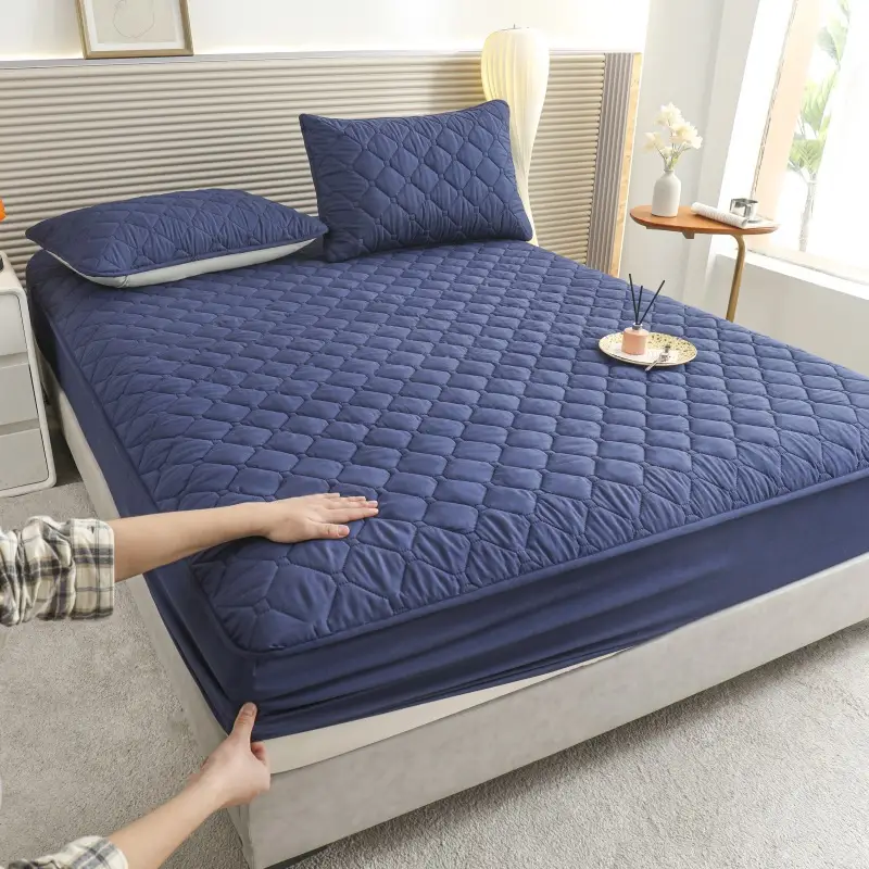 Waterproof and Urine-Proof Quilted Mattress Protector with Elastic Band for Hotel Use