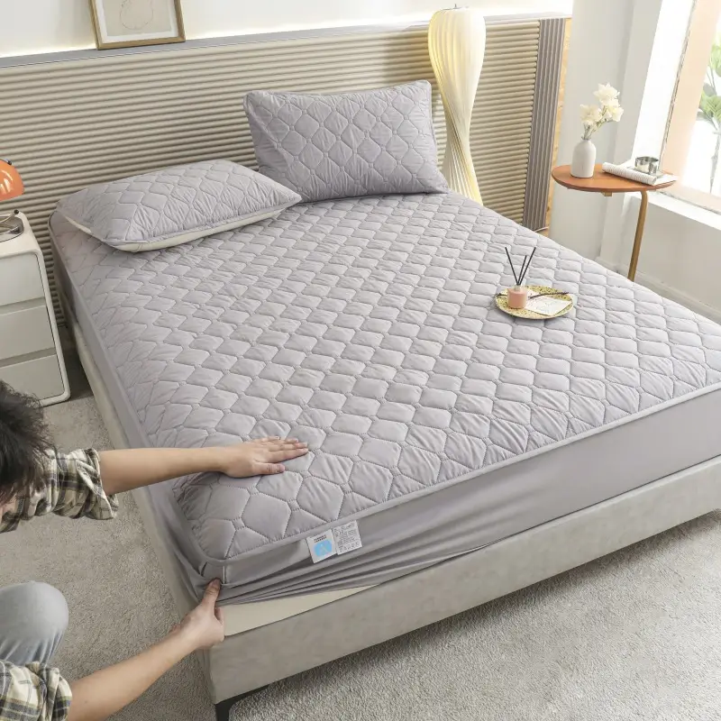 Waterproof and Urine-Proof Quilted Mattress Protector with Elastic Band for Hotel Use