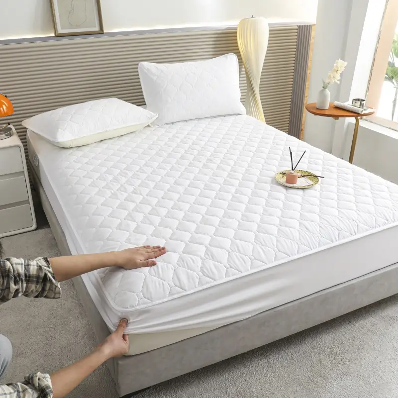 Waterproof and Urine-Proof Quilted Mattress Protector with Elastic Band for Hotel Use