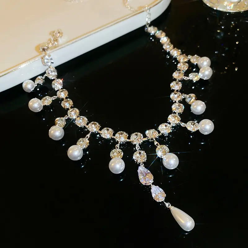 Wedding Necklace Korean Retro Palace Hepburn Style Pearl Rhinestone Short Bridal Wedding Dress Clavicle Chain for Women Cross-Border