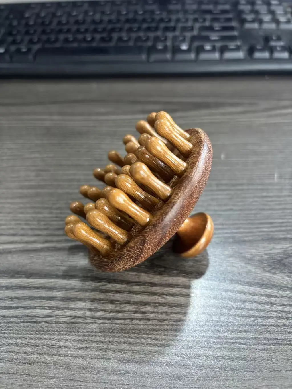 Sandalwood Round Comb with 28 Teeth for Scalp Massage, Hair Therapy, and Full-Body Meridian Massage — feature 3