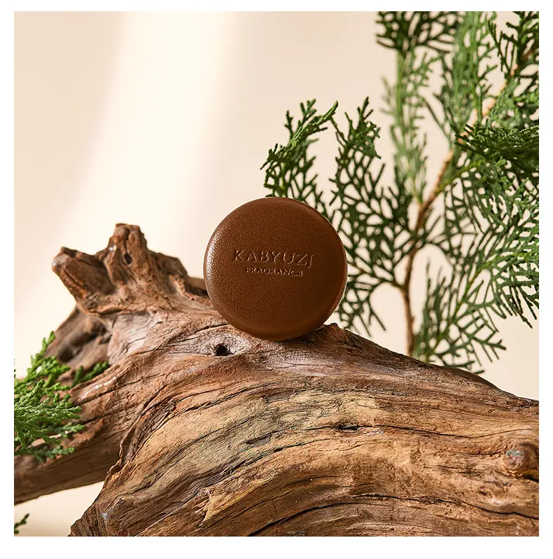 Car-Mounted Lambskin Fragrance Diffuser 2026 New Model Air Vent Aroma Diffuser High-End Luxury Ornament with Long-Lasting Fragrance for Car Use — feature 34