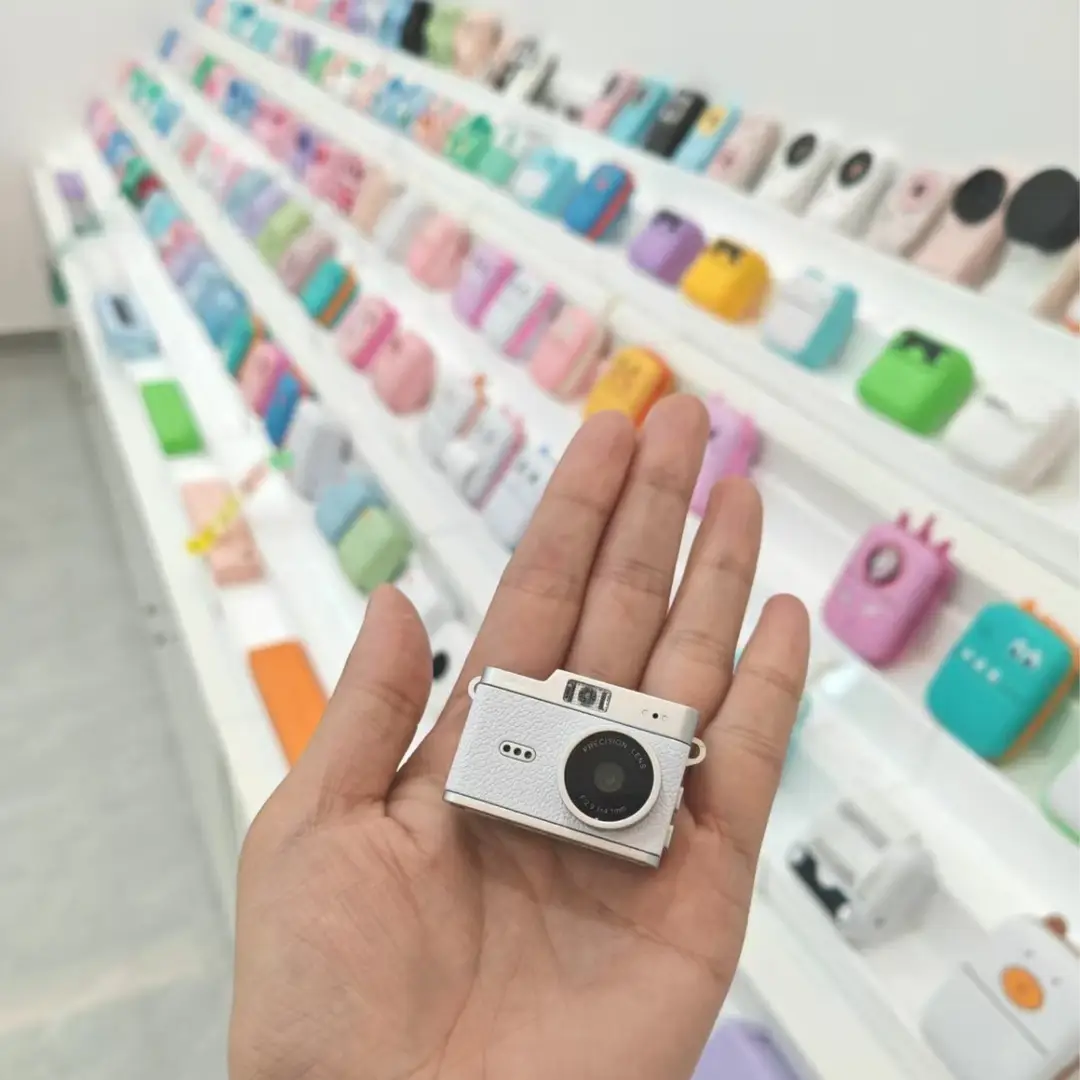 Cross-Border Retro Mini Digital Camera, Student Campus Card Camera, Portable Photo and Video Recording Device