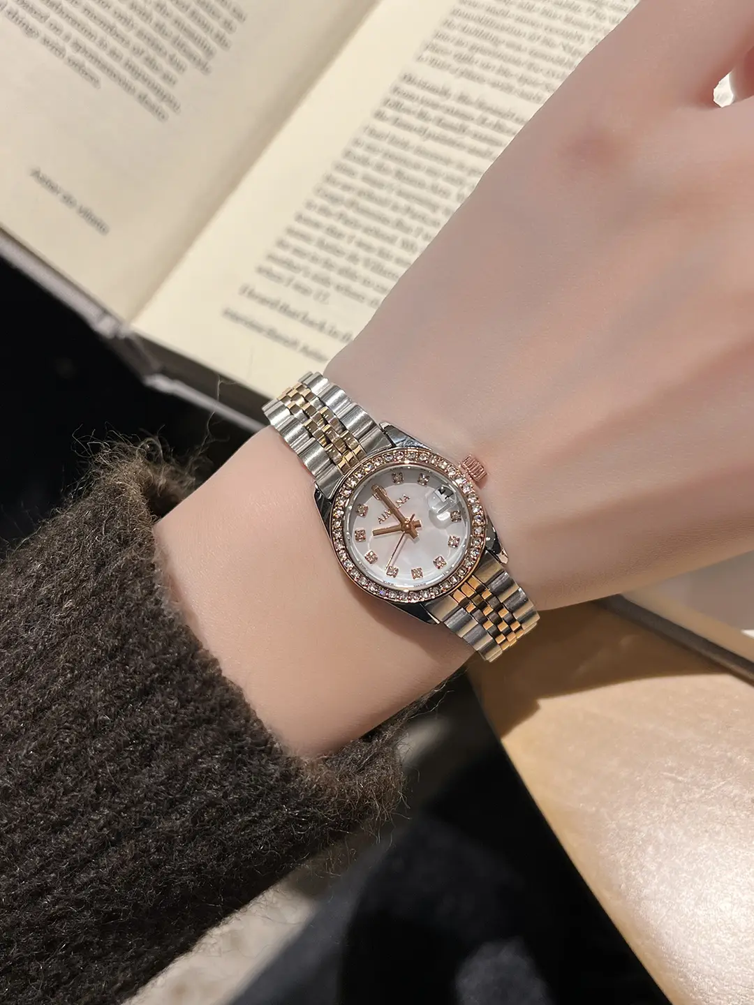 Aimana Brand Small Dial Watch for Women, Waterproof Zircon Quartz Watch, Niche Luxury Waterproof Solid Stainless Steel Women's Watch — feature 12
