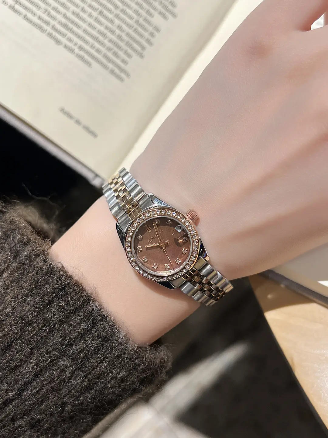 Aimana Brand Small Dial Watch for Women, Waterproof Zircon Quartz Watch, Niche Luxury Waterproof Solid Stainless Steel Women's Watch — feature 14