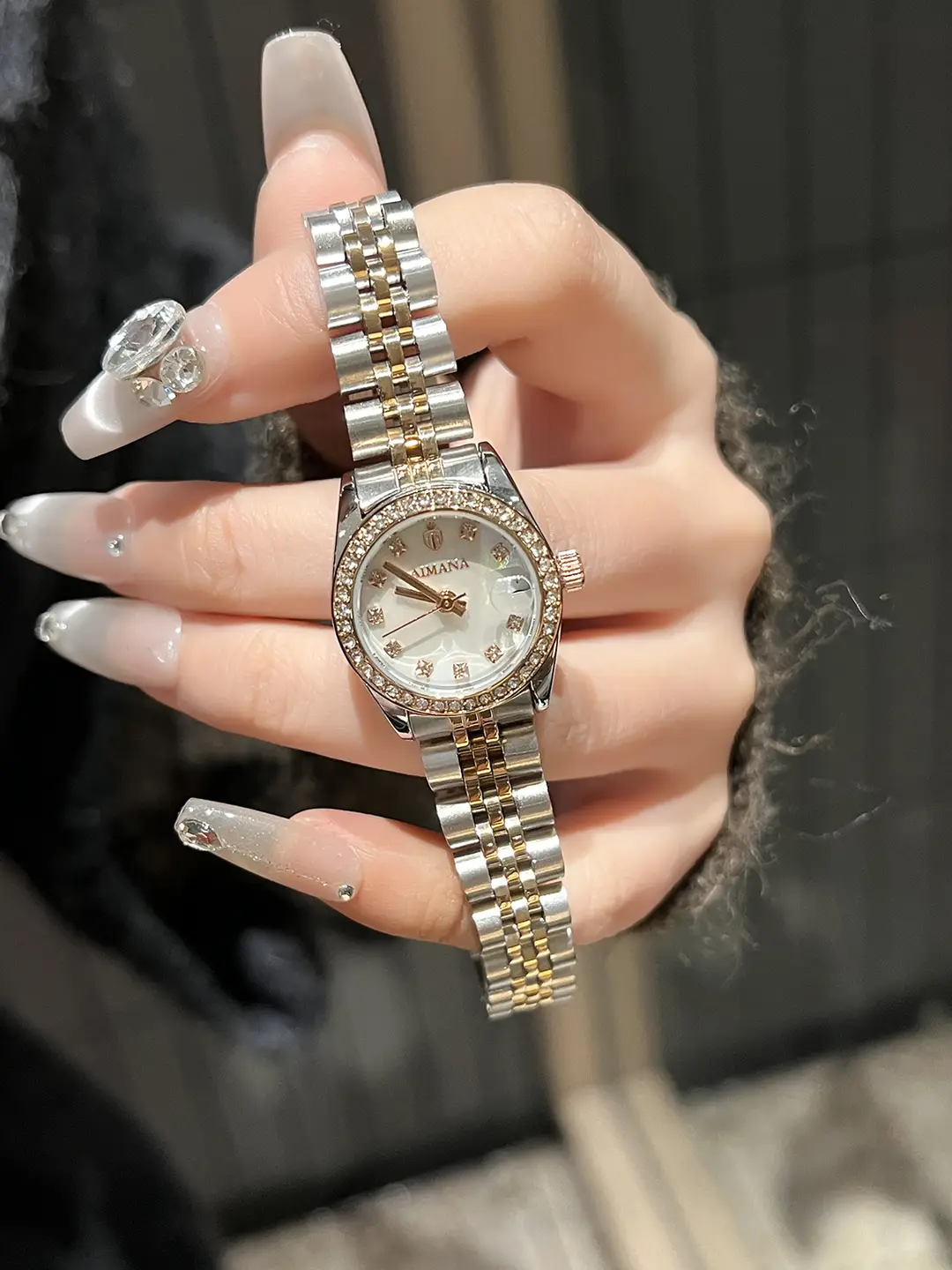 Aimana Brand Small Dial Watch for Women, Waterproof Zircon Quartz Watch, Niche Luxury Waterproof Solid Stainless Steel Women's Watch — feature 18