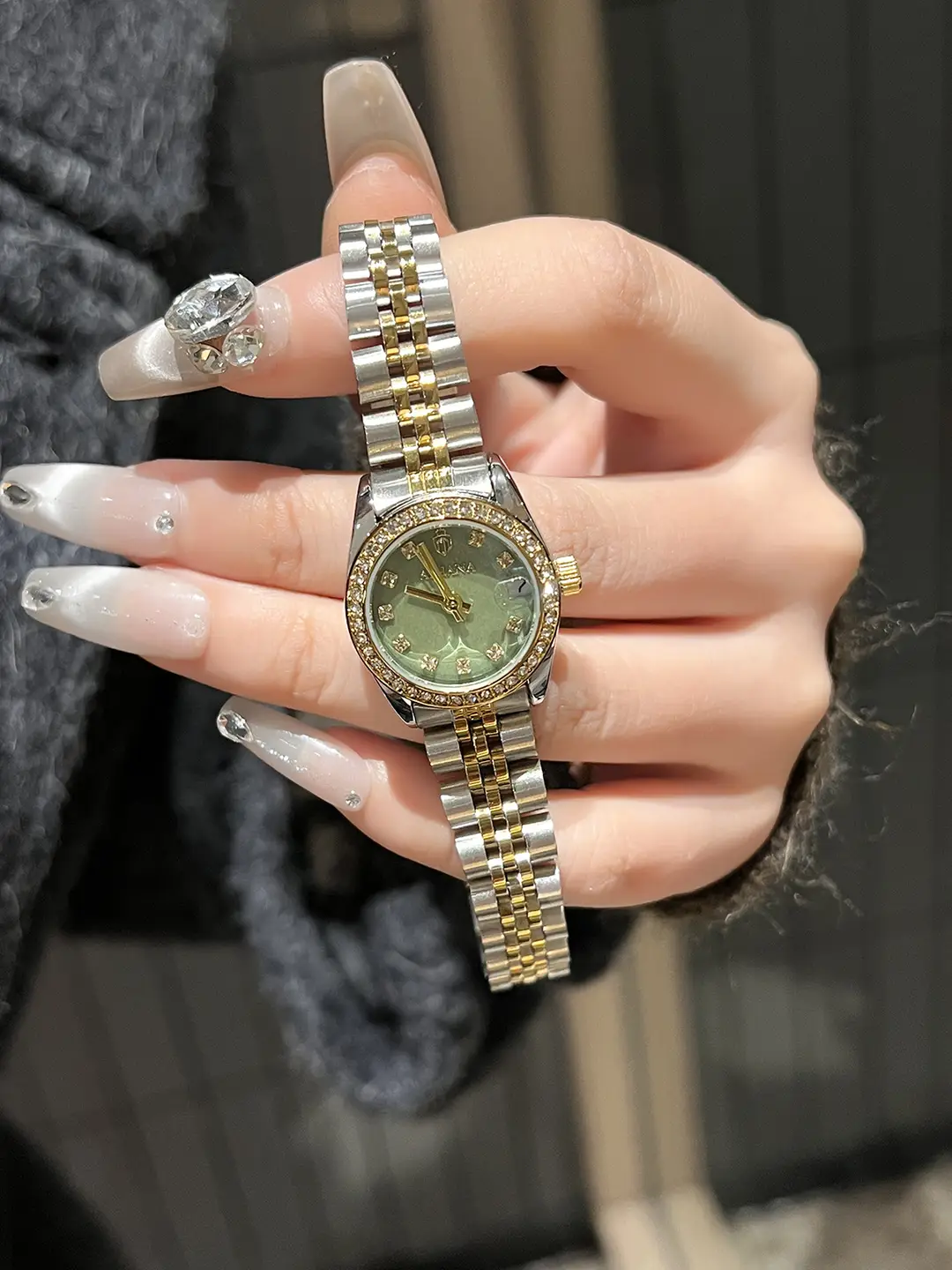 Aimana Brand Small Dial Watch for Women, Waterproof Zircon Quartz Watch, Niche Luxury Waterproof Solid Stainless Steel Women's Watch — feature 22