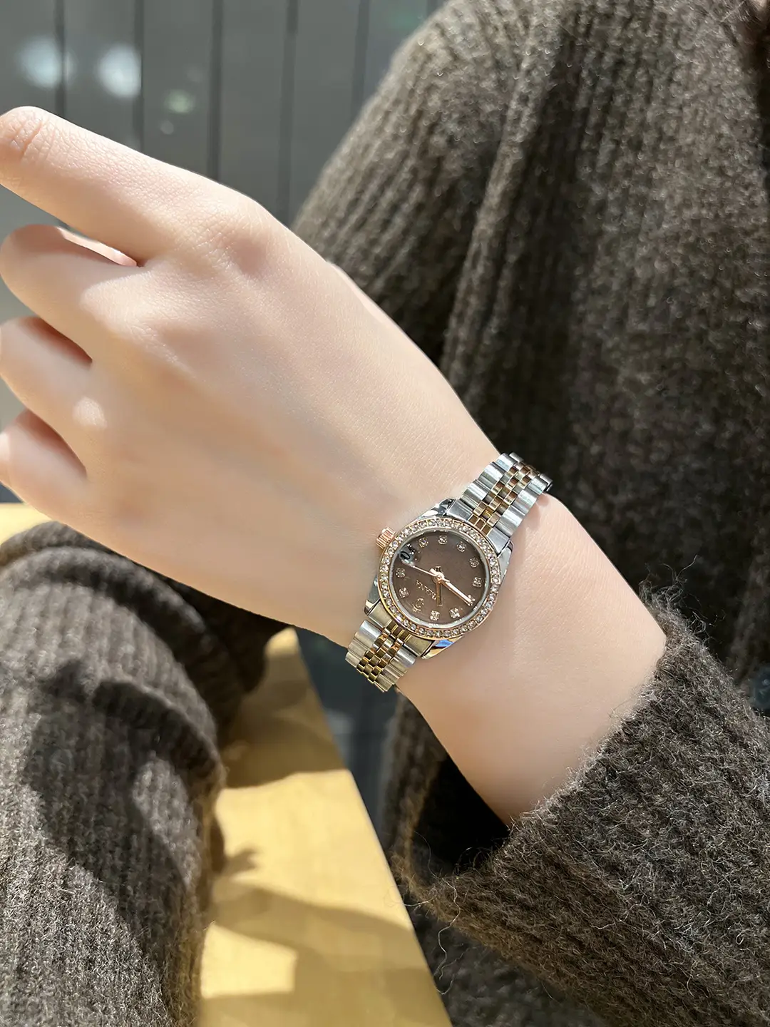 Aimana Brand Small Dial Watch for Women, Waterproof Zircon Quartz Watch, Niche Luxury Waterproof Solid Stainless Steel Women's Watch — feature 27