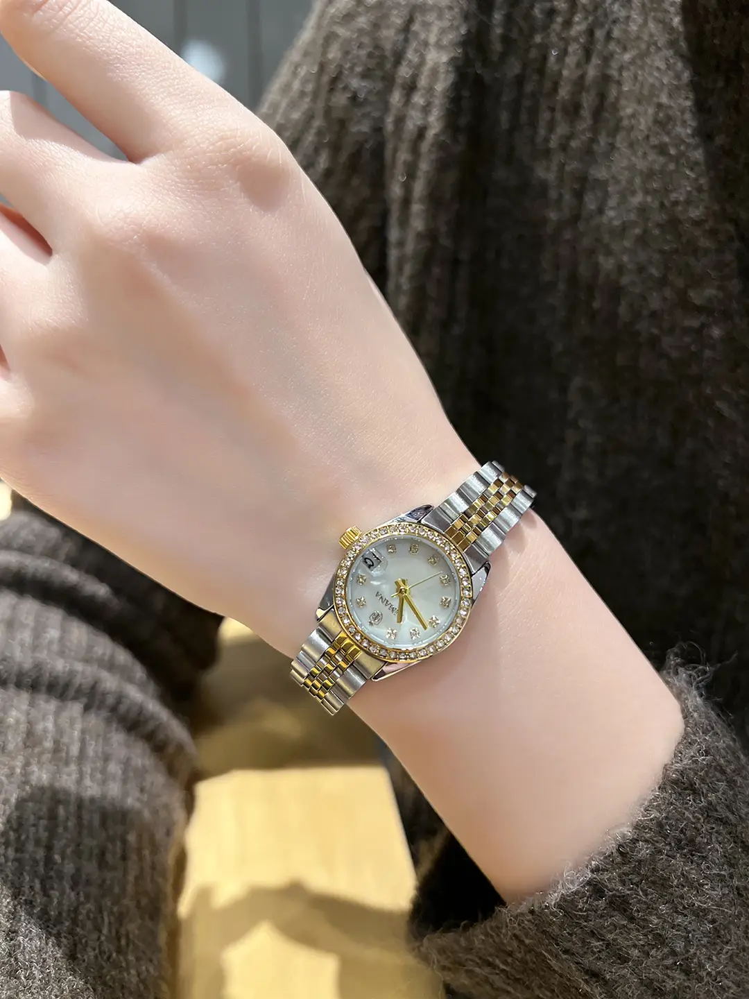 Aimana Brand Small Dial Watch for Women, Waterproof Zircon Quartz Watch, Niche Luxury Waterproof Solid Stainless Steel Women's Watch — feature 28