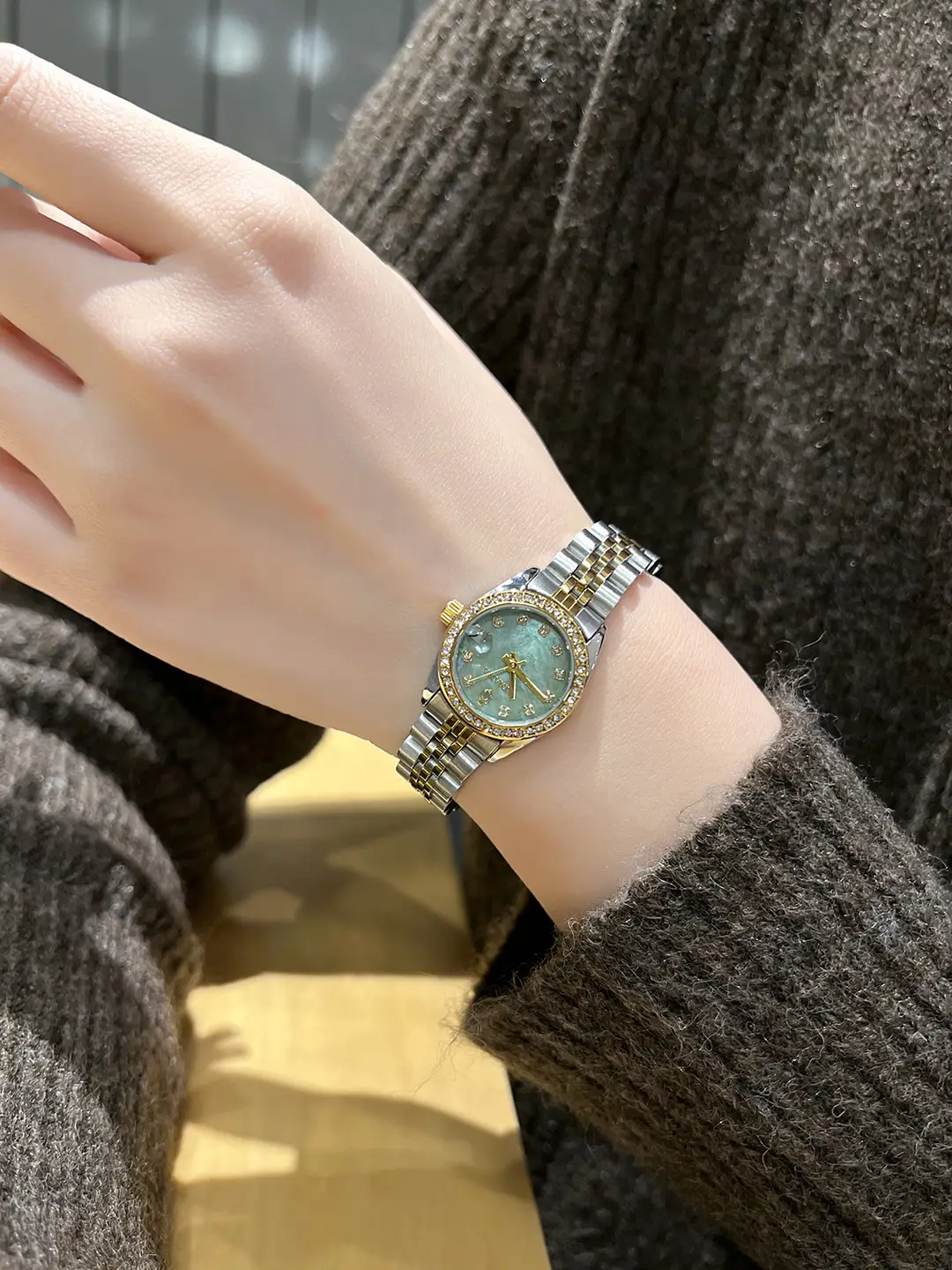 Aimana Brand Small Dial Watch for Women, Waterproof Zircon Quartz Watch, Niche Luxury Waterproof Solid Stainless Steel Women's Watch — feature 29
