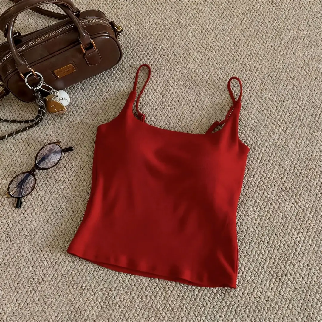 702 # Hot Girl's Simple Solid Color Camisole with Chest Pads, Beautiful Back Design, Versatile Base Layer, Slim Fit, Pure Cotton Top