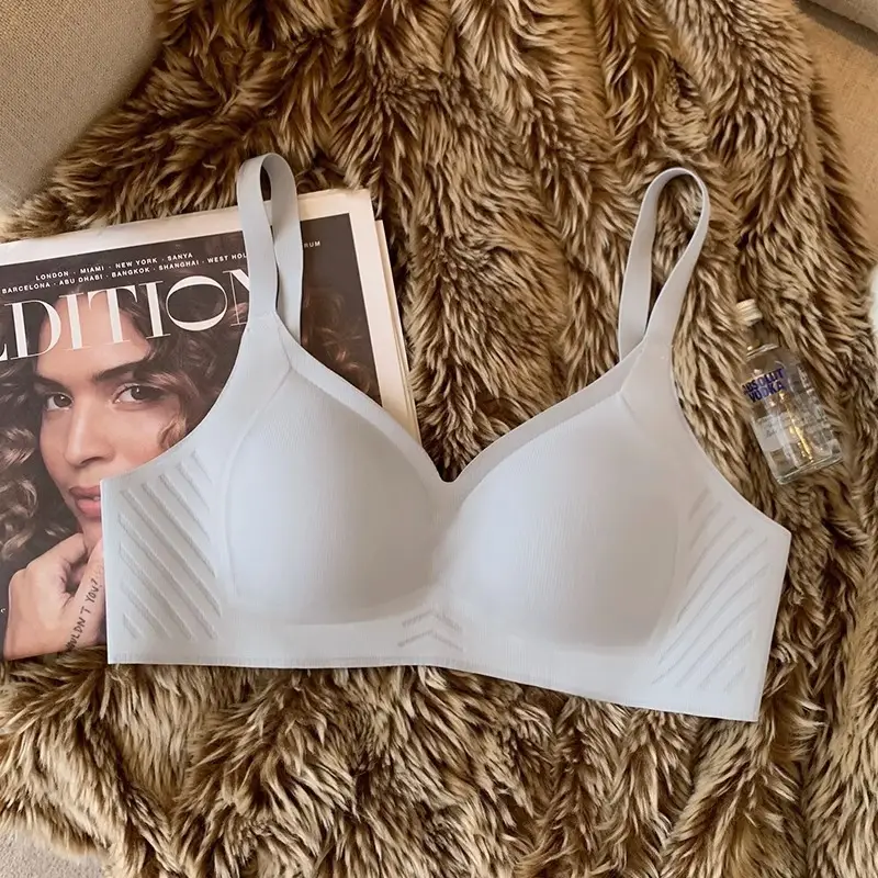 Small Bust Push-Up Bra for Women, Wireless, Minimizes Large Bust, Gathers Side Breasts, Lifts and Supports, Seamless, Plus Size, Ice Silk, Breathable
