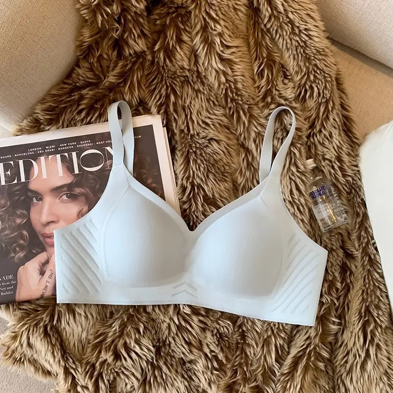 Small Bust Push-Up Bra for Women, Wireless, Minimizes Large Bust, Gathers Side Breasts, Lifts and Supports, Seamless, Plus Size, Ice Silk, Breathable