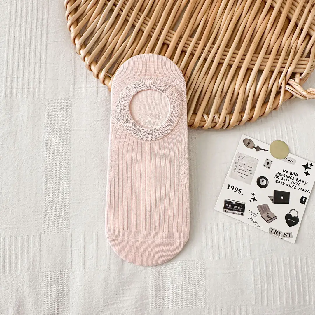 Silk Socks for Women, Summer Thin Invisible Non-Slip No-Show Socks, Ice Silk Socks with Cooling Effect, Breathable Short Socks for Ladies