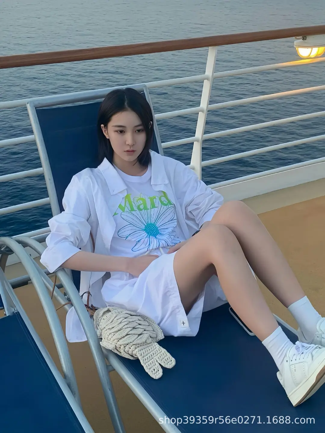 Korean Version In-Stock Mardi Short-Sleeve T-Shirt with Daisy and Dachshund Print, Same Style as Kim Go-Eun, Loose Fit Versatile Top for Women — feature 7
