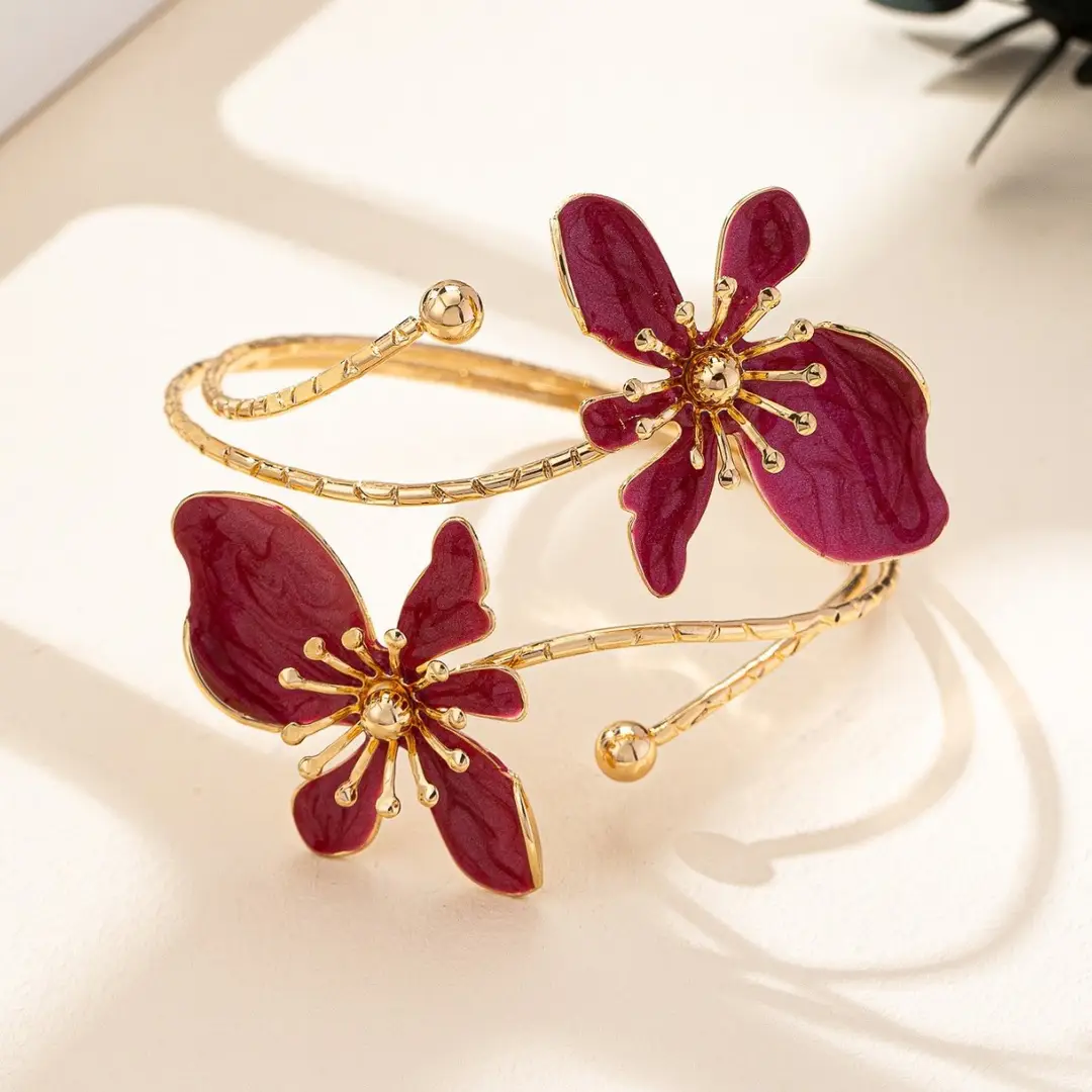 European and American Cross-Border Elegant and Simple Design, Fresh and Sweet Gold Enamel Craftsmanship Flower-Shaped Open Bracelet