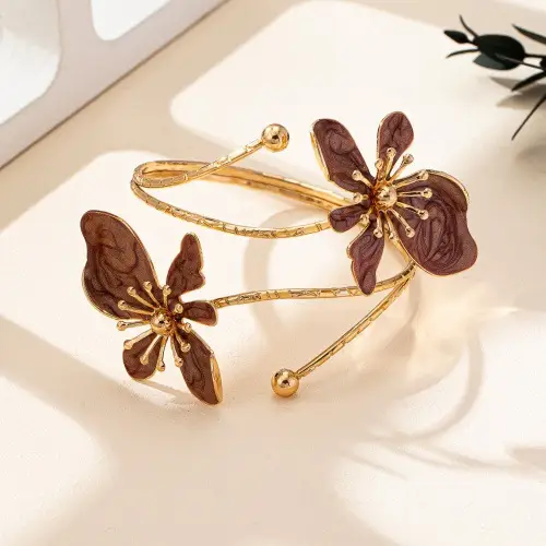 European and American Cross-Border Elegant and Simple Design, Fresh and Sweet Gold Enamel Craftsmanship Flower-Shaped Open Bracelet