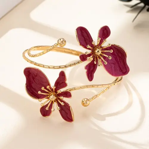 European and American Cross-Border Elegant and Simple Design, Fresh and Sweet Gold Enamel Craftsmanship Flower-Shaped Open Bracelet
