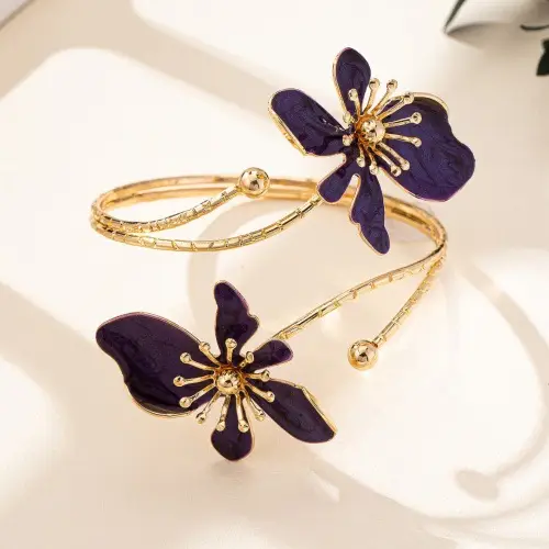 European and American Cross-Border Elegant and Simple Design, Fresh and Sweet Gold Enamel Craftsmanship Flower-Shaped Open Bracelet