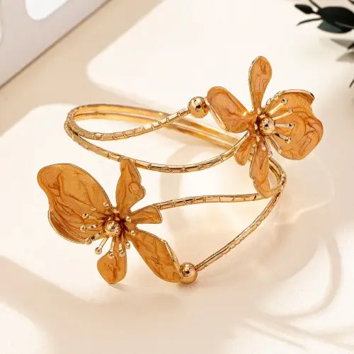 European and American Cross-Border Elegant and Simple Design, Fresh and Sweet Gold Enamel Craftsmanship Flower-Shaped Open Bracelet