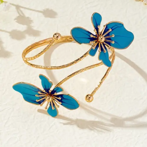 European and American Cross-Border Elegant and Simple Design, Fresh and Sweet Gold Enamel Craftsmanship Flower-Shaped Open Bracelet
