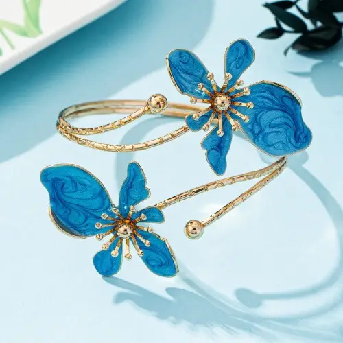 European and American Cross-Border Elegant and Simple Design, Fresh and Sweet Gold Enamel Craftsmanship Flower-Shaped Open Bracelet