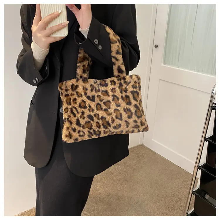 Cross-Border Bags Fashion Furry Handbags 2026 Foreign Trade Versatile Stylish Plush Women's Bags Trendy Cute Ladies' Bags — feature 17