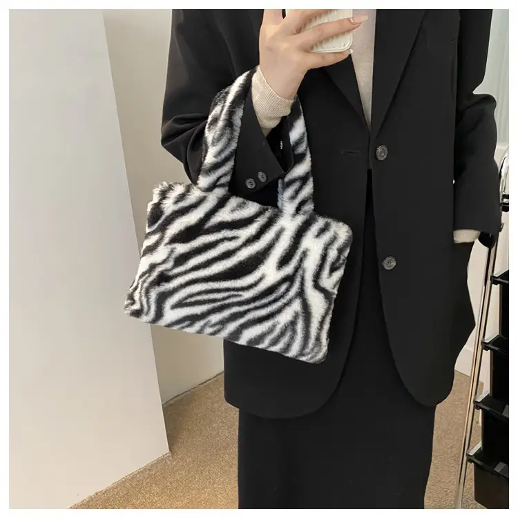 Cross-Border Bags Fashion Furry Handbags 2026 Foreign Trade Versatile Stylish Plush Women's Bags Trendy Cute Ladies' Bags — feature 26