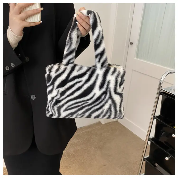 Cross-Border Bags Fashion Furry Handbags 2026 Foreign Trade Versatile Stylish Plush Women's Bags Trendy Cute Ladies' Bags — feature 27