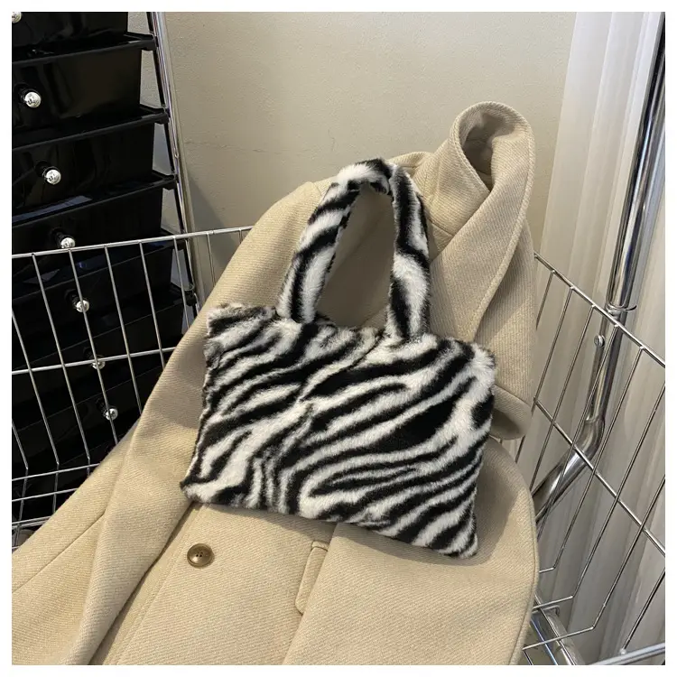 Cross-Border Bags Fashion Furry Handbags 2026 Foreign Trade Versatile Stylish Plush Women's Bags Trendy Cute Ladies' Bags — feature 43