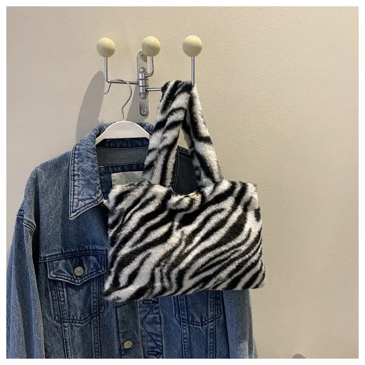 Cross-Border Bags Fashion Furry Handbags 2026 Foreign Trade Versatile Stylish Plush Women's Bags Trendy Cute Ladies' Bags — feature 46