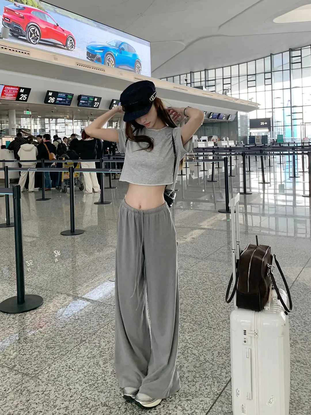 Short Hemmed T-Shirt for Women, Summer Simple Basic Style, Round Neck, Regular Shoulder, Short Sleeves, Slim-Fit Casual Top — feature 12
