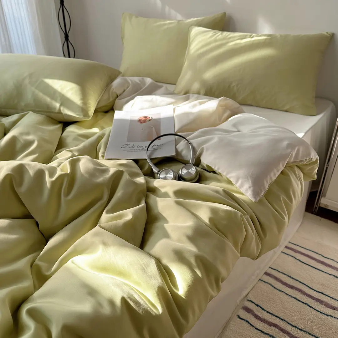 2026 New Ice Silk Four-Piece Set, Skin-Friendly and Comfortable, Suitable for Home Bedroom and Student Dormitory, Bed Sheet and Duvet Cover, Machine Washable